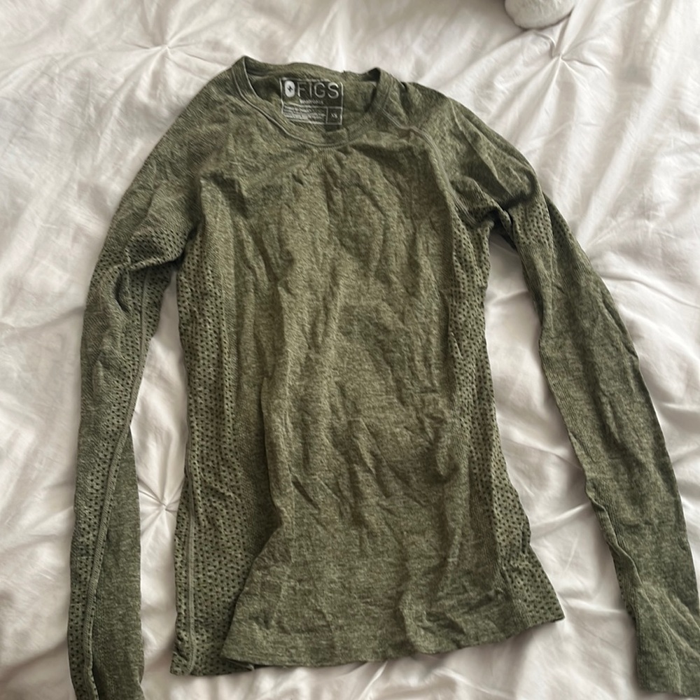 Figs underscrub shirt dark olive , seamless salta